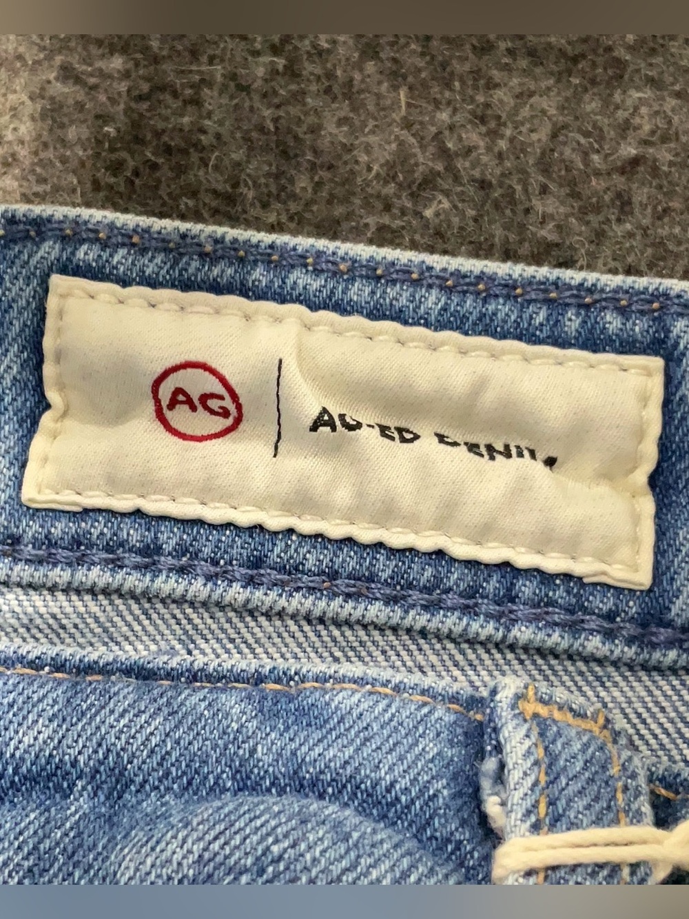 Ag Adriano Goldschmied NWT Saige Wide Leg Jeans, size 30, aged denim - Picture 3 of 10